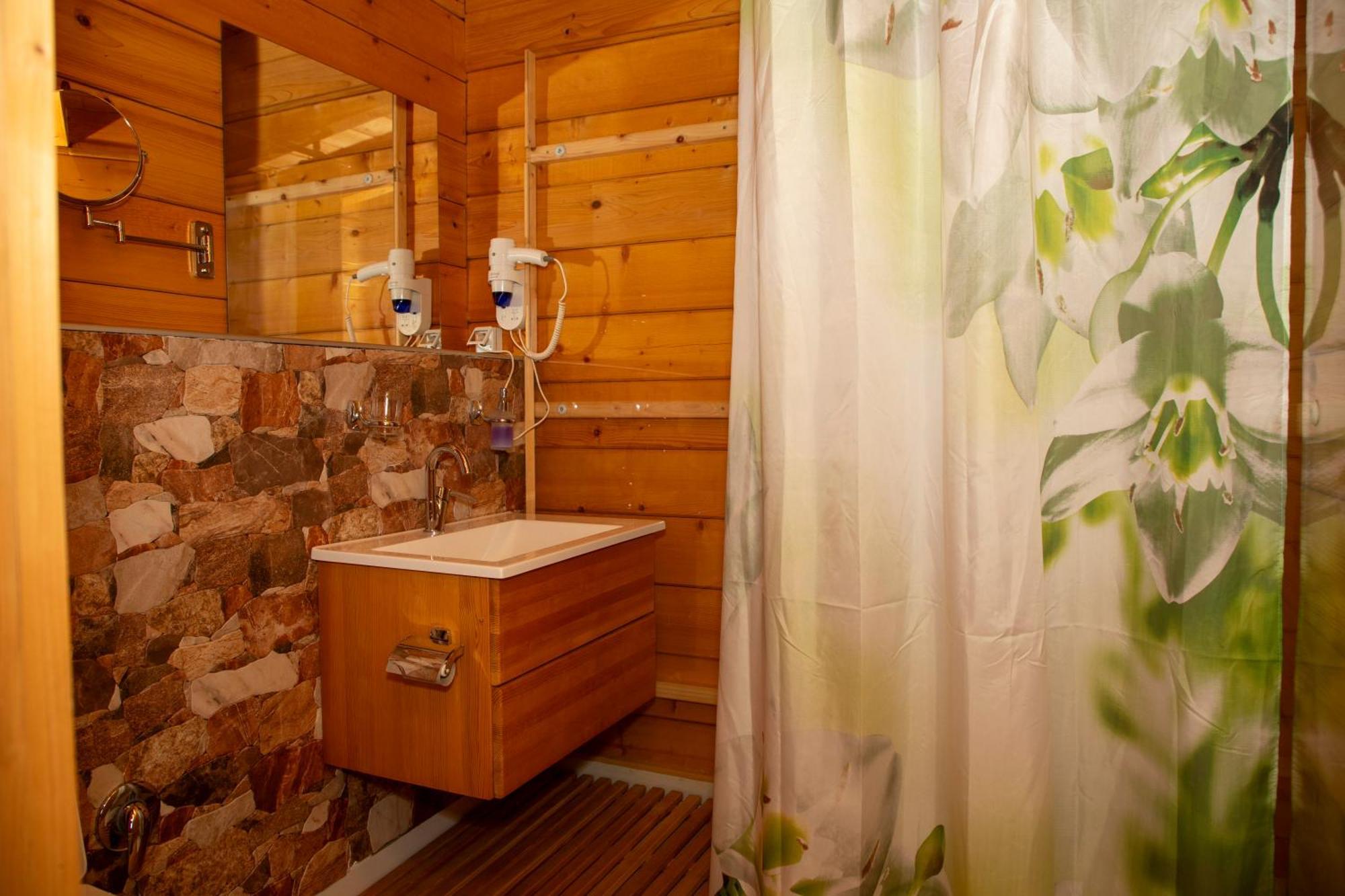 Guest House Mala Prica Zivinice Extérieur photo