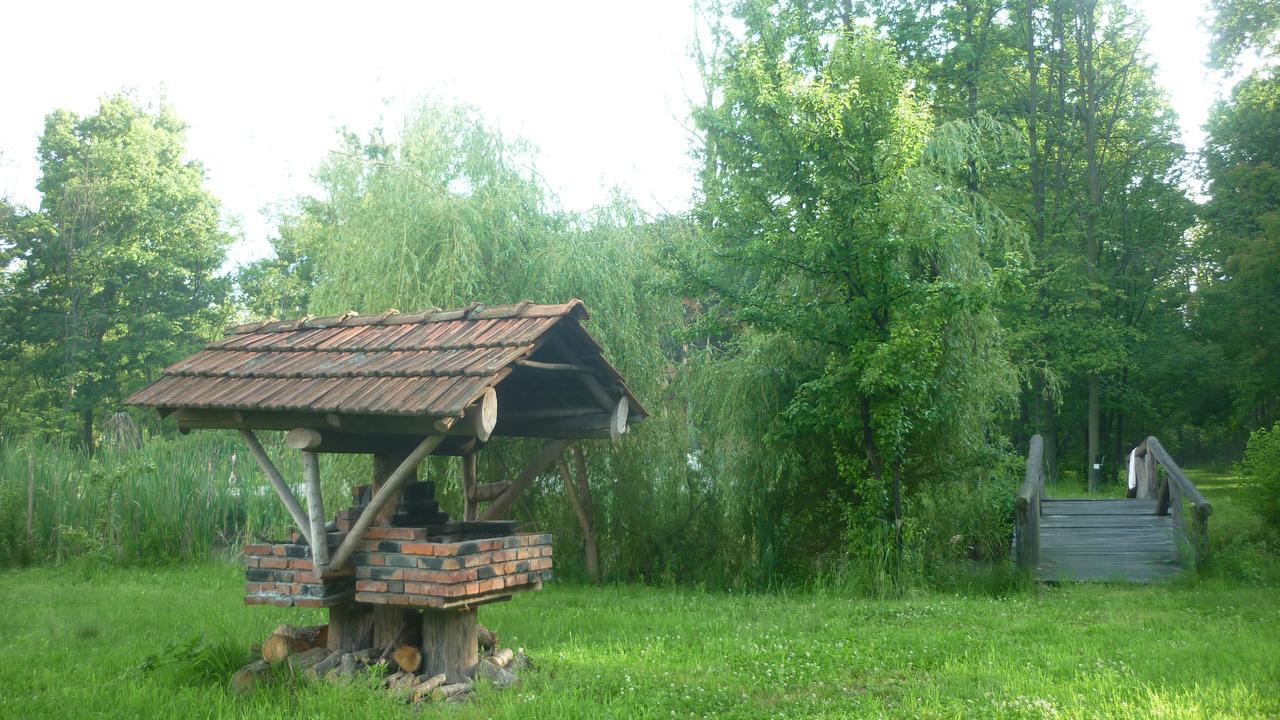 Guest House Mala Prica Zivinice Extérieur photo